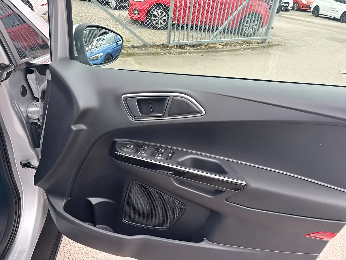 Used 2017 Ford B-Max Zetec Navigator Silver - Interior and Exterior details 20