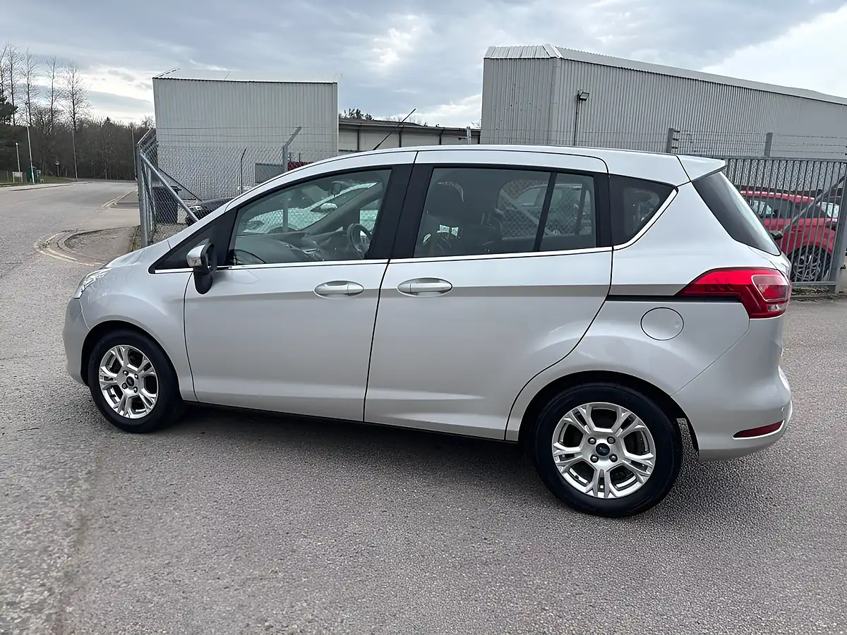 Used 2017 Ford B-Max Zetec Navigator Silver - Interior and Exterior details 8