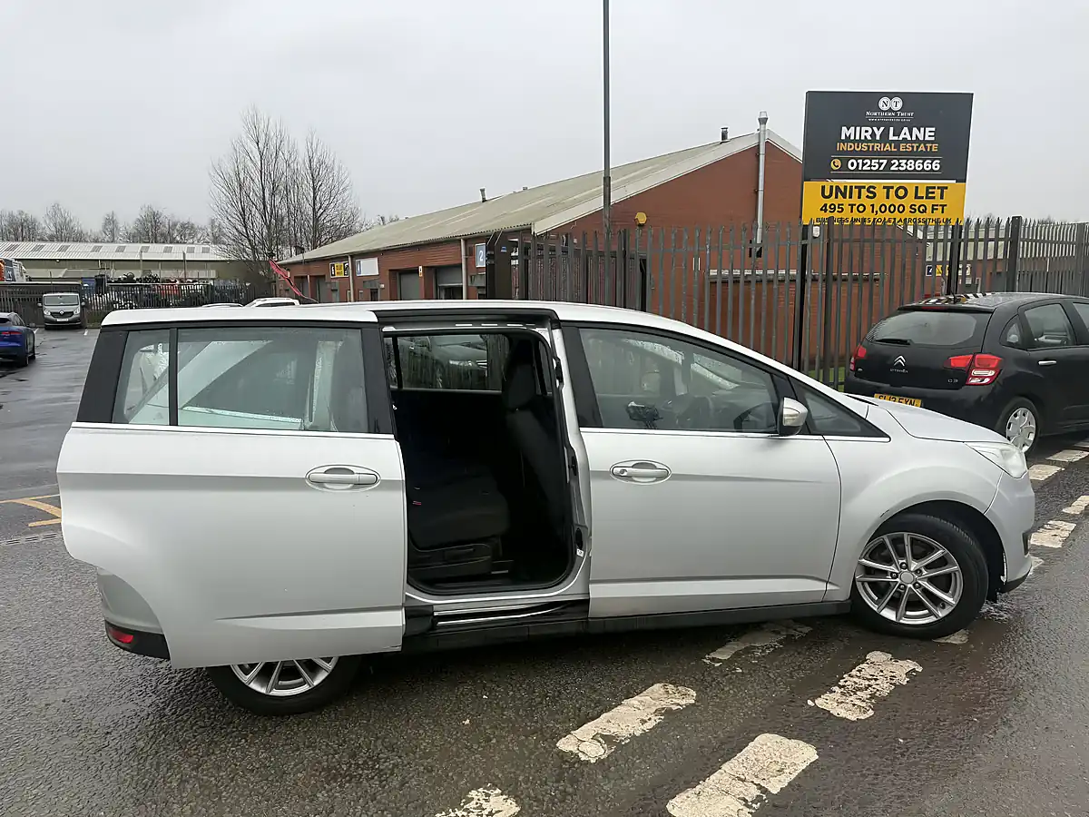 Used 2017 Ford C Max 7 Seater - Interior and Exterior details 3