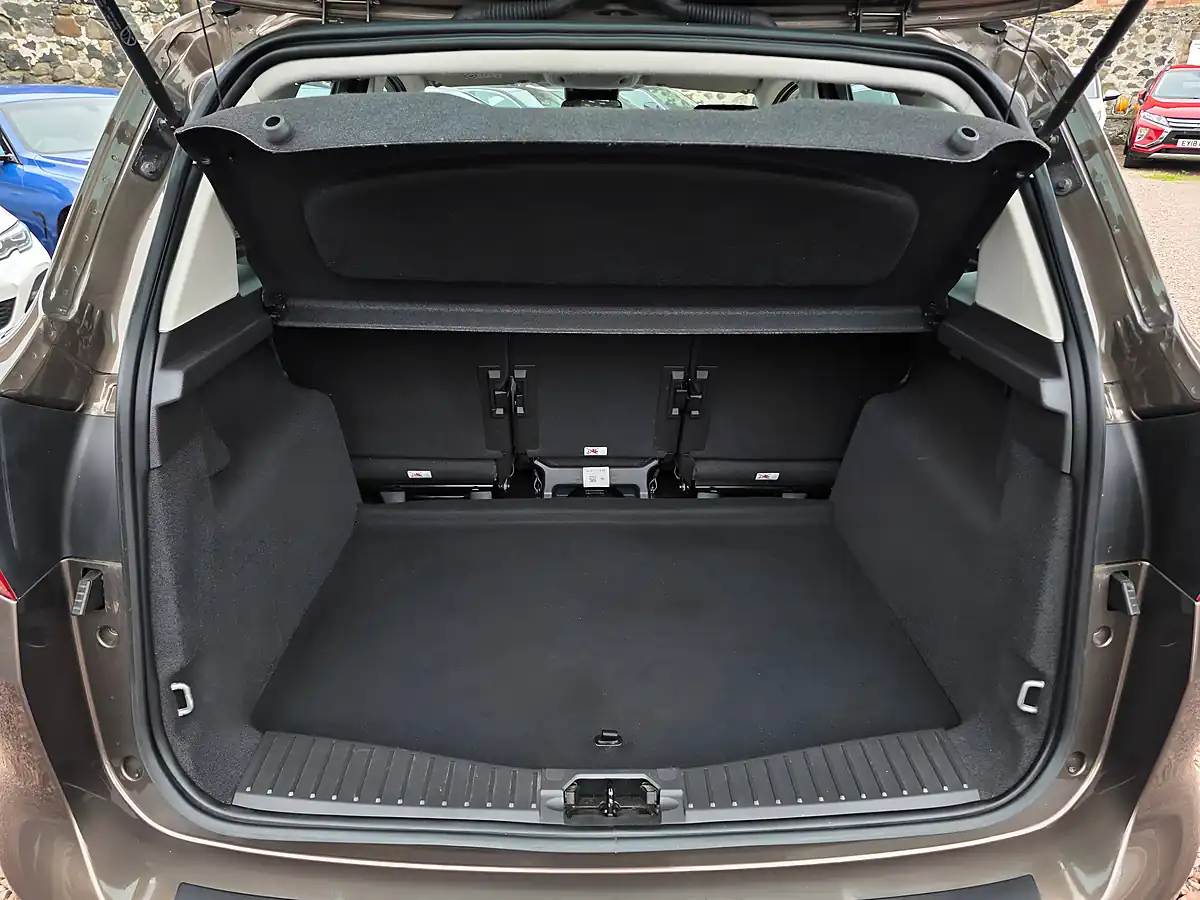 Used 2017 Ford C-Max Zetec Caribou Brown Metallic - Interior and Exterior details 13