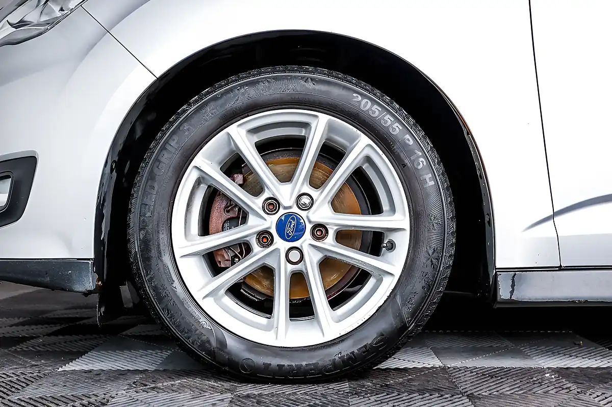 Used 2017 Ford C-Max Zetec Moondust Silver - Interior and Exterior details 11