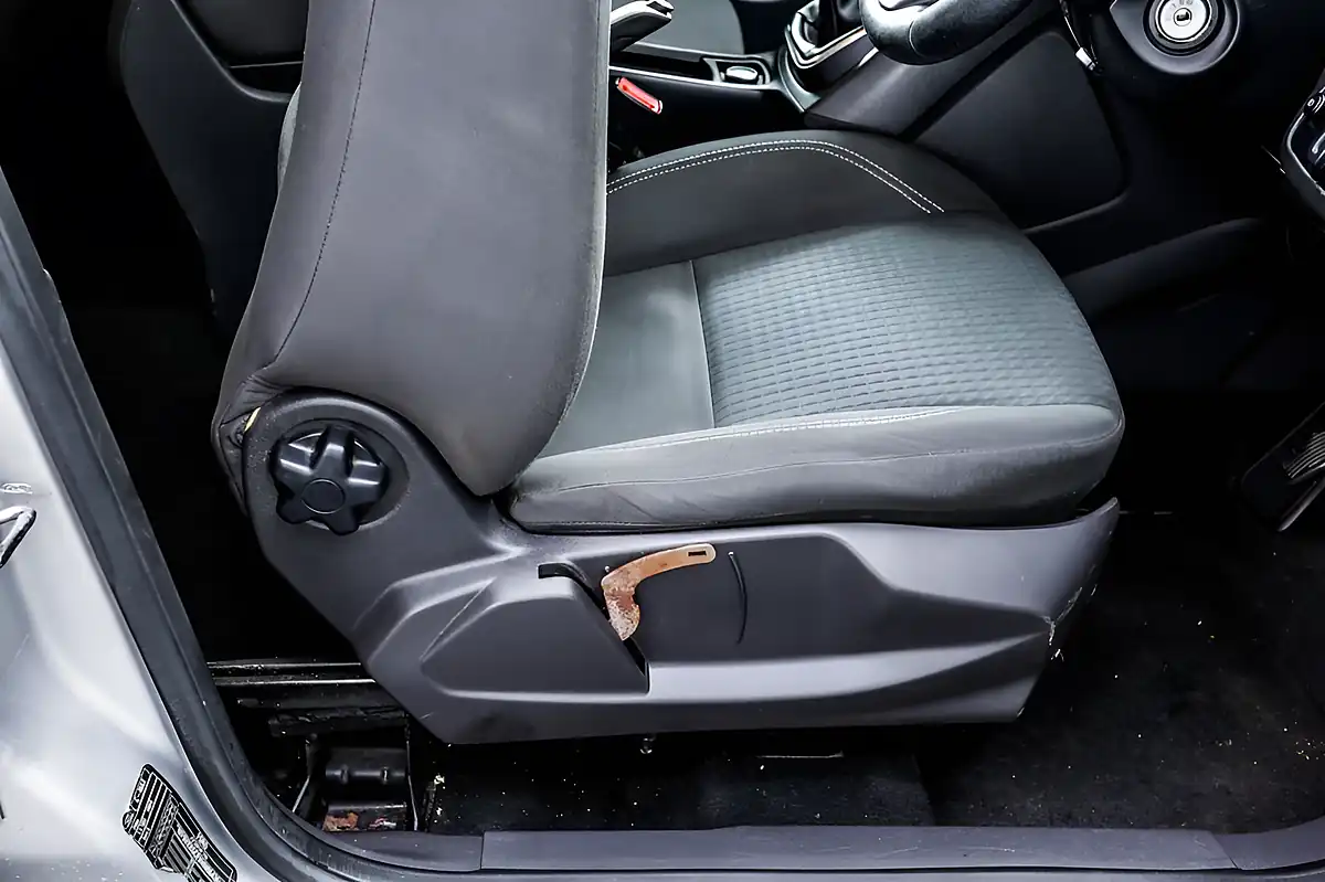 Used 2017 Ford C-Max Zetec Moondust Silver - Interior and Exterior details 15