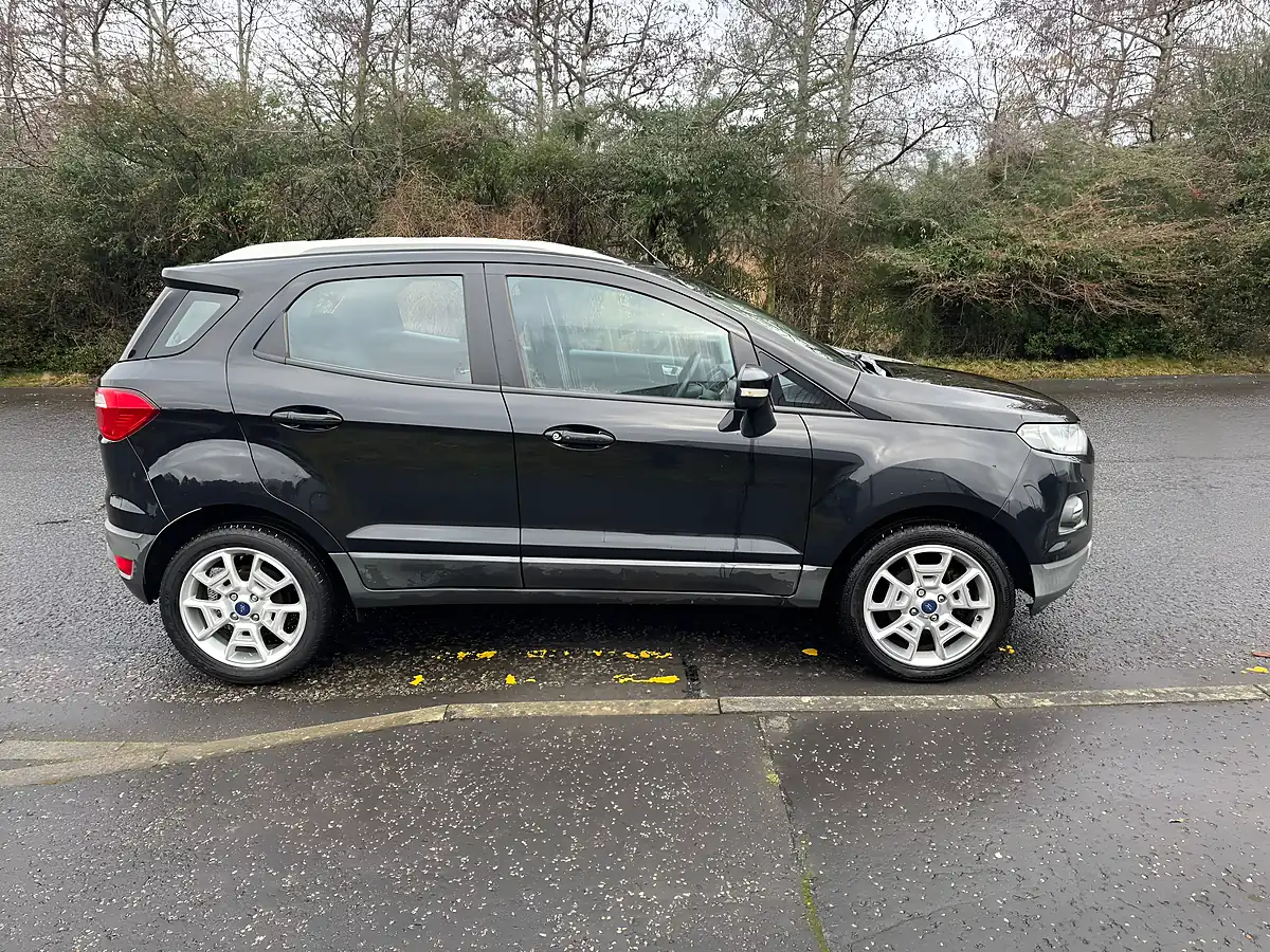 Used 2017 Ford Ecosport Titanium Black - Interior and Exterior details 4