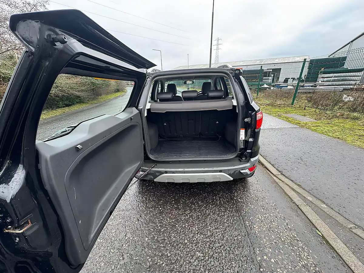 Used 2017 Ford Ecosport Titanium Black - Interior and Exterior details 9