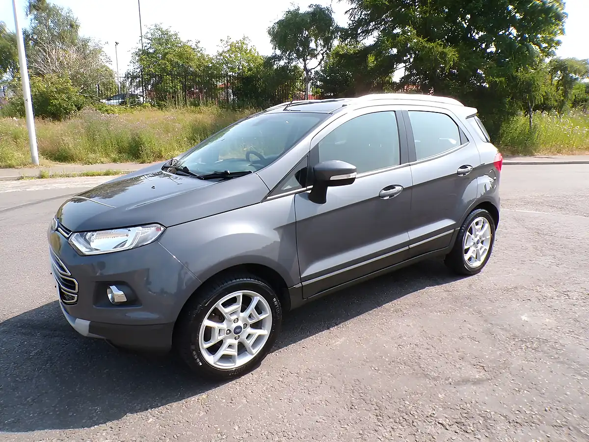 Used 2017 Ford Ecosport Titanium Grey - Interior and Exterior details 12
