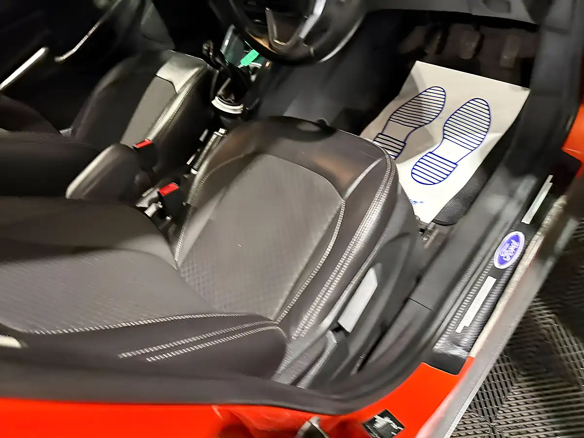 Used 2017 Ford Ecosport Titanium Red - Interior and Exterior details 13