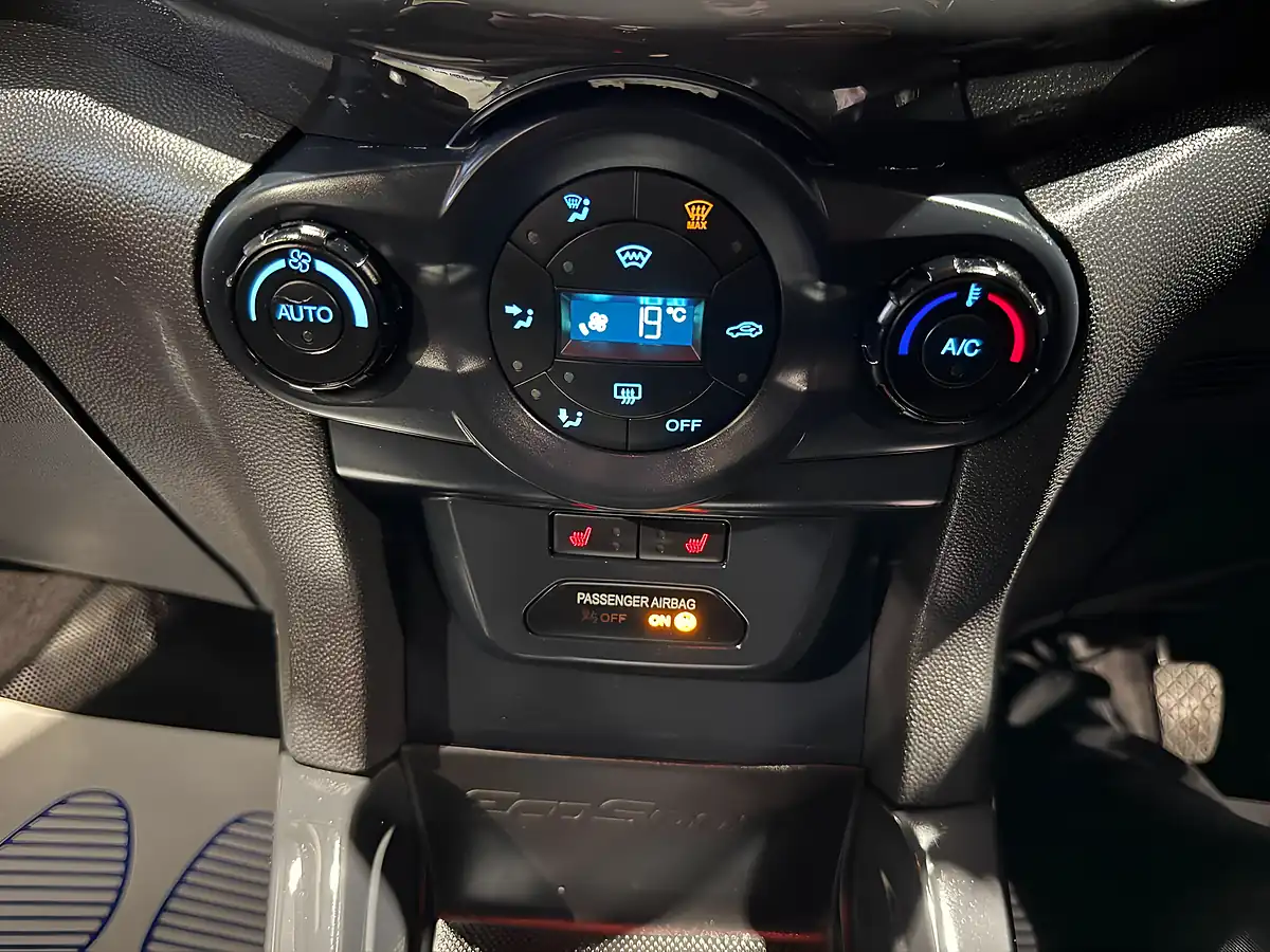Used 2017 Ford Ecosport Titanium Red - Interior and Exterior details 19