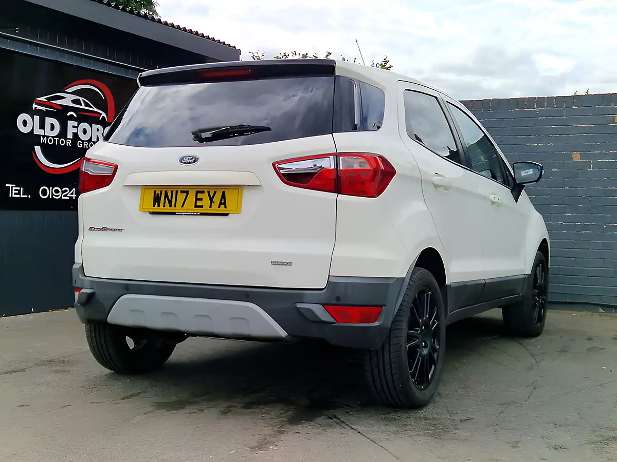 Used 2017 Ford Ecosport Titanium S White - Interior and Exterior details 13