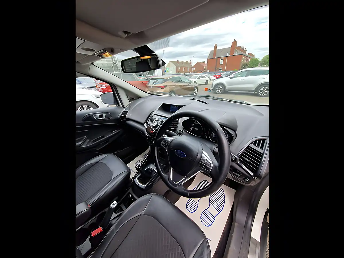 Used 2017 Ford Ecosport Titanium S White - Interior and Exterior details 14