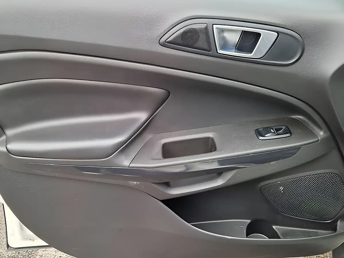 Used 2017 Ford Ecosport Titanium S White - Interior and Exterior details 16