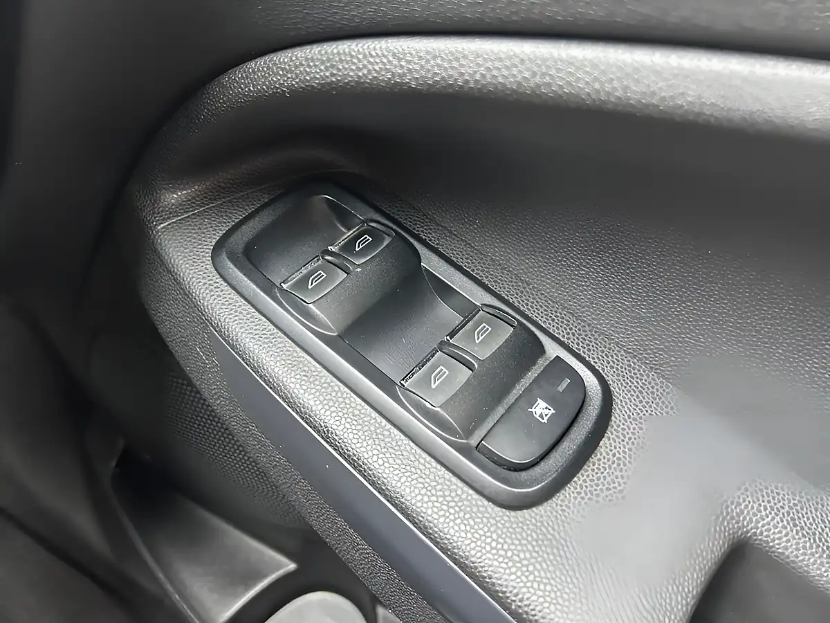 Used 2017 Ford Ecosport Titanium S White - Interior and Exterior details 14