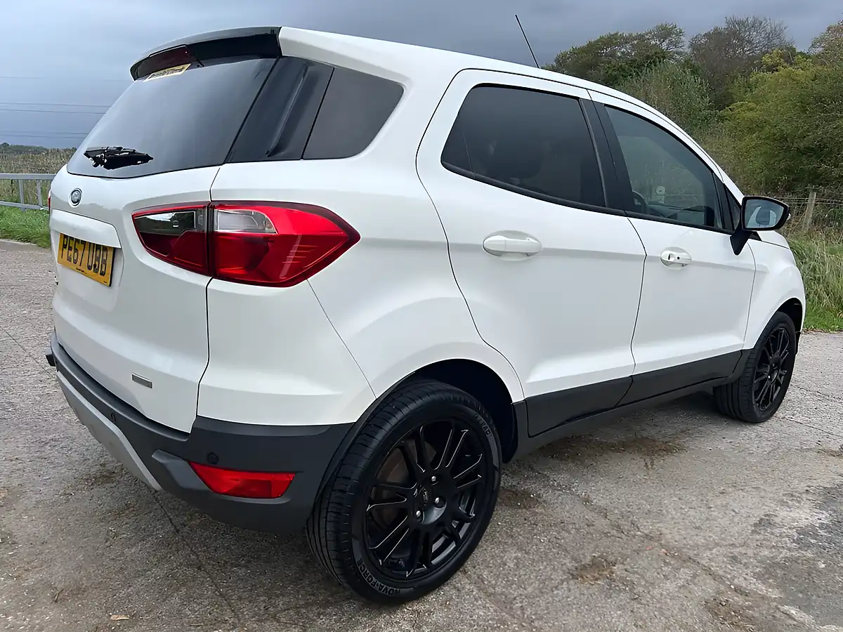 Used 2017 Ford Ecosport Titanium S White - Interior and Exterior details 3