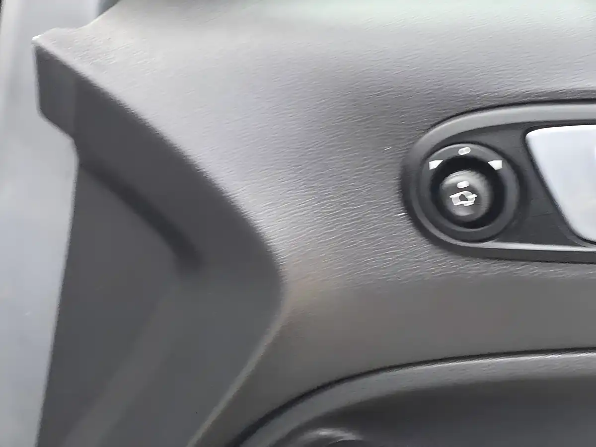 Used 2017 Ford Ecosport Titanium Silver - Interior and Exterior details 11