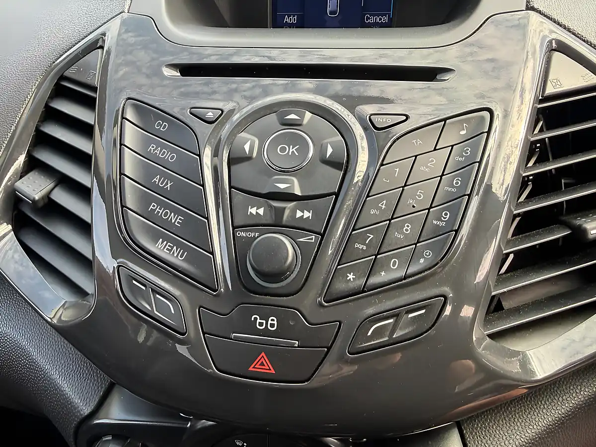 Used 2017 Ford Ecosport Titanium White - Interior and Exterior details 13