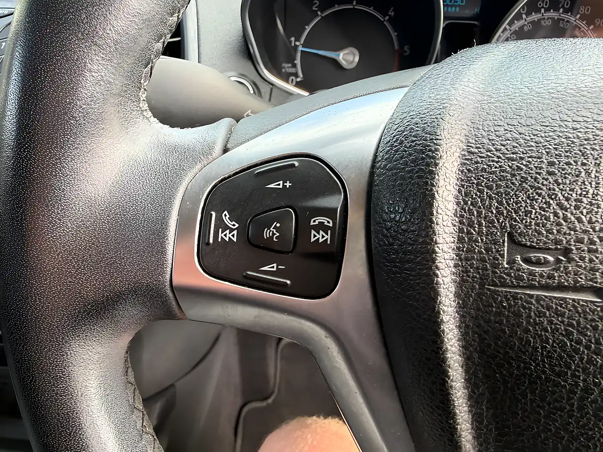 Used 2017 Ford Ecosport Titanium White - Interior and Exterior details 15