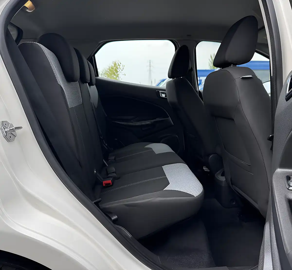Used 2017 Ford Ecosport Zetec White - Interior and Exterior details 12