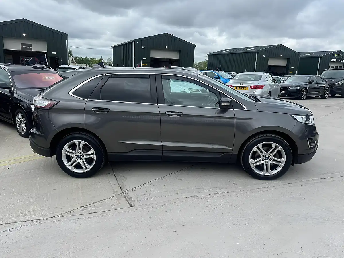 Used 2017 Ford Edge Titanium Grey - Interior and Exterior details 10