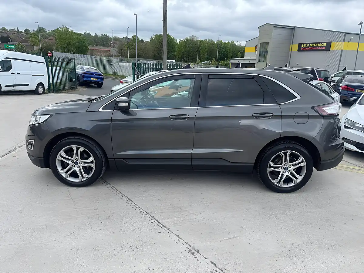Used 2017 Ford Edge Titanium Grey - Interior and Exterior details 8