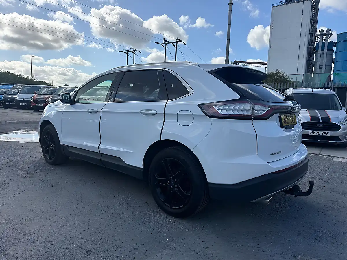 Used 2017 Ford Edge Titanium White - Interior and Exterior details 5