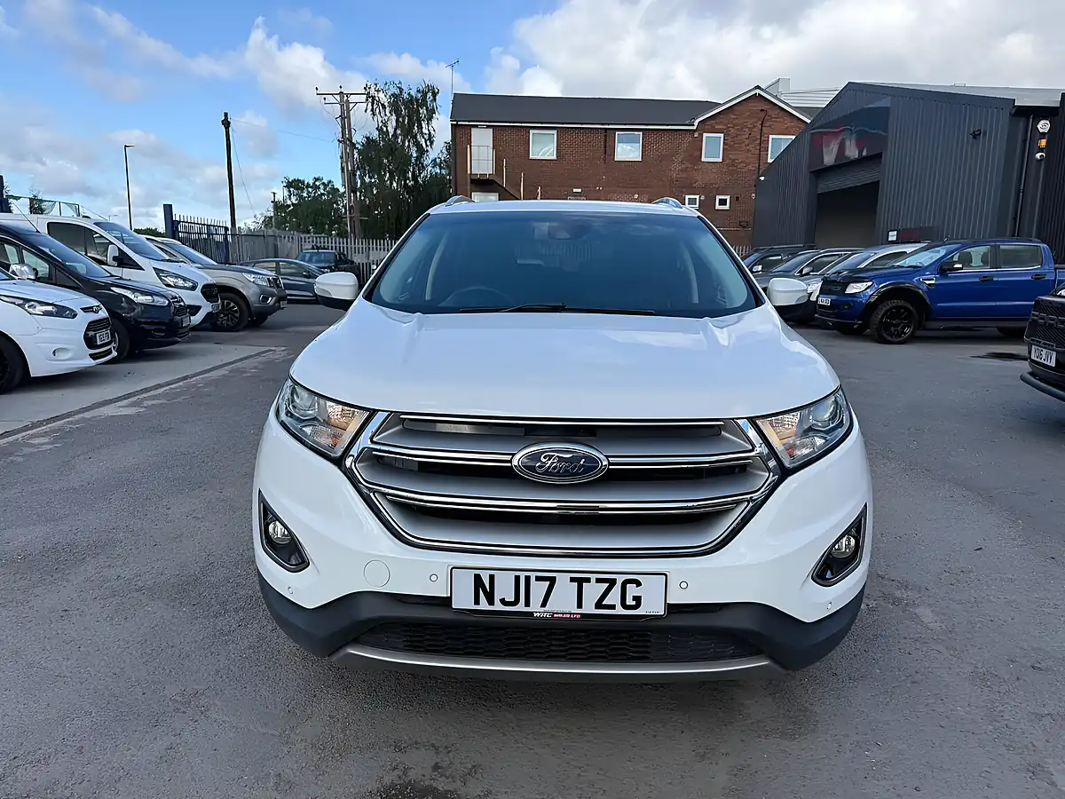 Used 2017 Ford Edge Titanium White - Interior and Exterior details 9