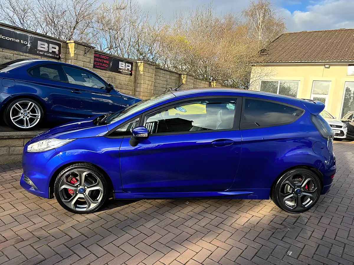 Used 2017 Ford Fiesta ST-2 Spirit Blue - Interior and Exterior details 6