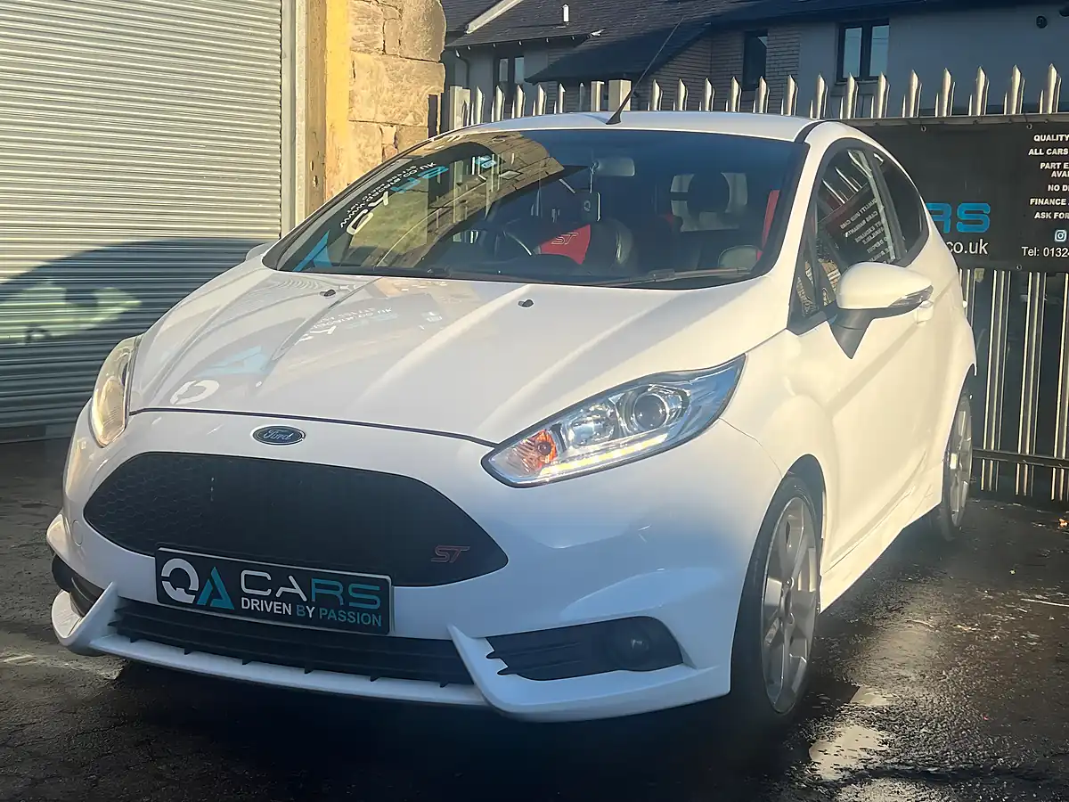 Used 2017 Ford Fiesta ST-2 White - Interior and Exterior details 3