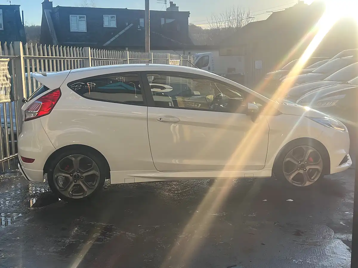 Used 2017 Ford Fiesta ST-2 White - Interior and Exterior details 7