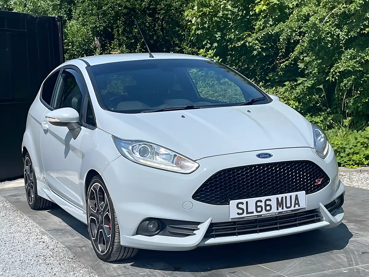 Used 2017 Ford Fiesta ST-200 Grey - Interior and Exterior details 17