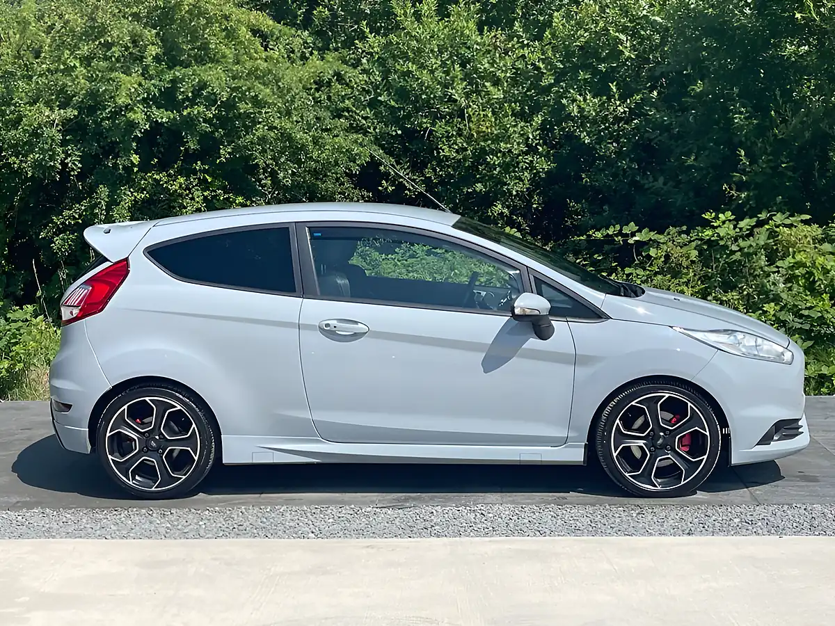 Used 2017 Ford Fiesta ST-200 Grey - Interior and Exterior details 3