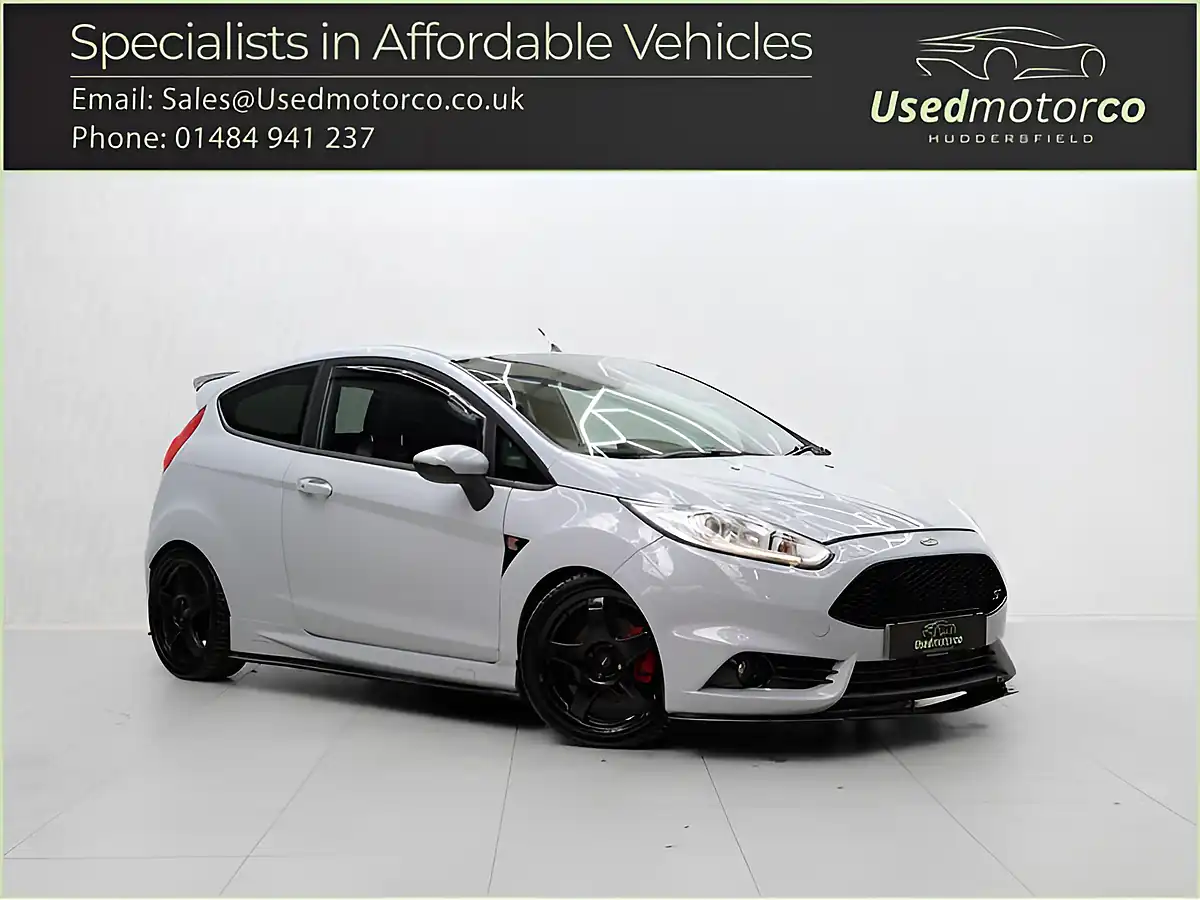 Used 2017 Ford Fiesta ST-200 Grey - Front View