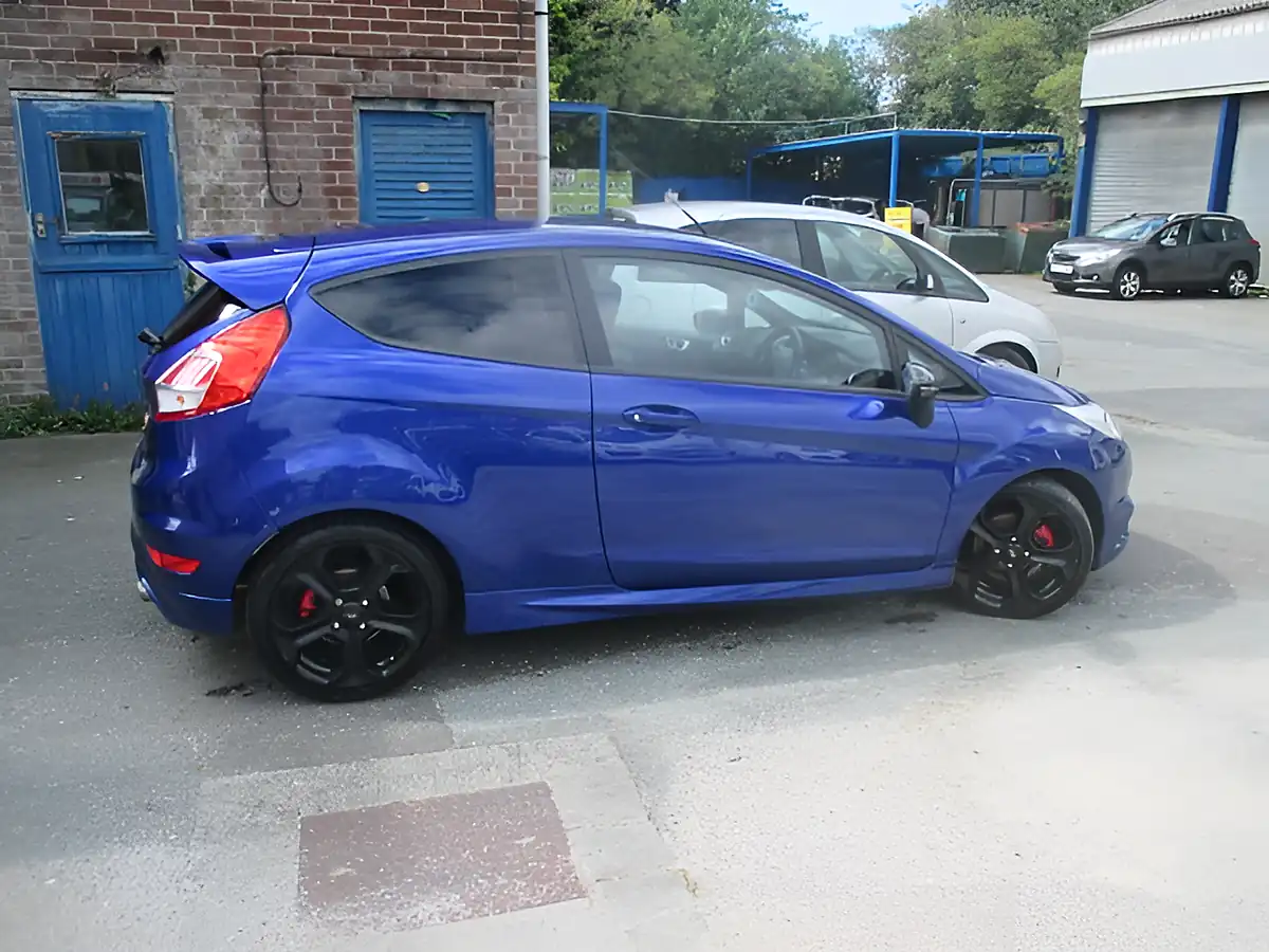 Used 2017 Ford Fiesta ST-3 Blue - Interior and Exterior details 5