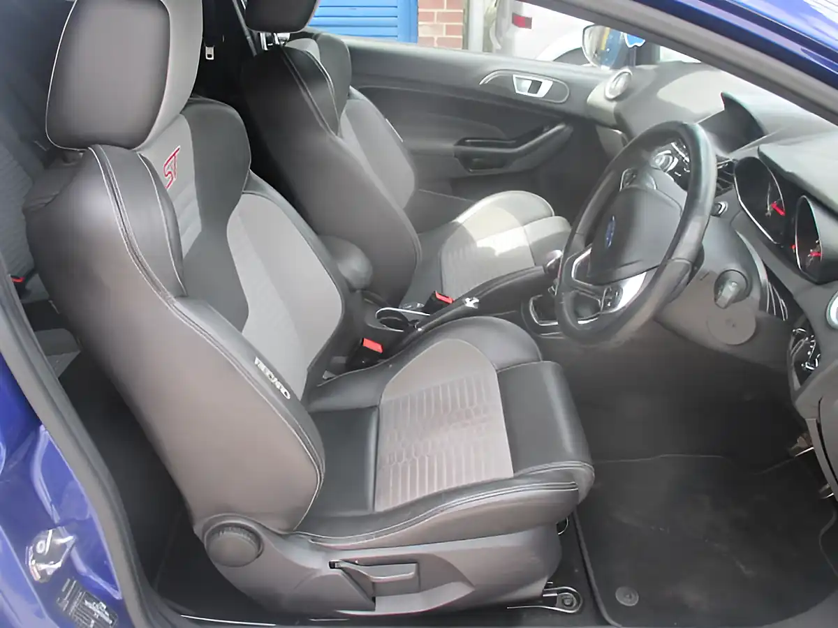 Used 2017 Ford Fiesta ST-3 Blue - Interior and Exterior details 7