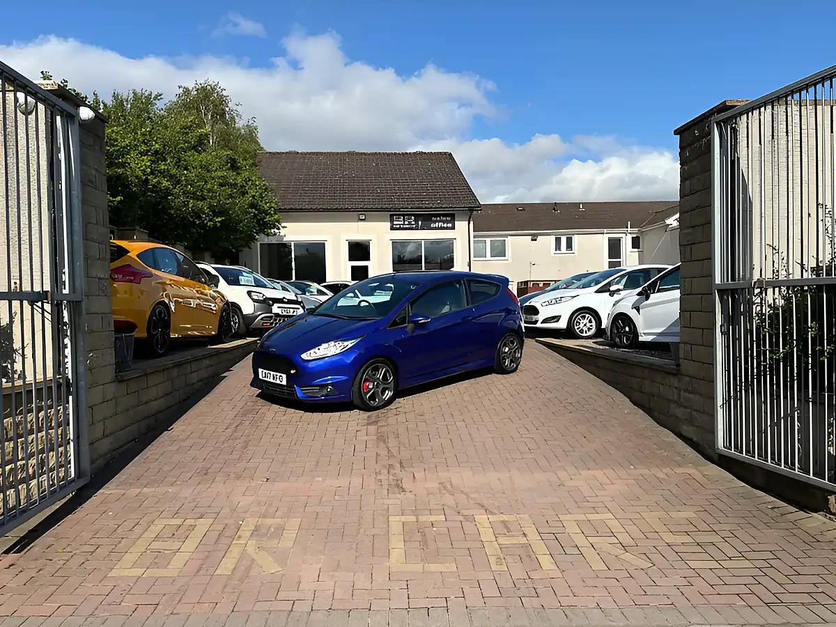 Used 2017 Ford Fiesta ST-3 Blue - Interior and Exterior details 3