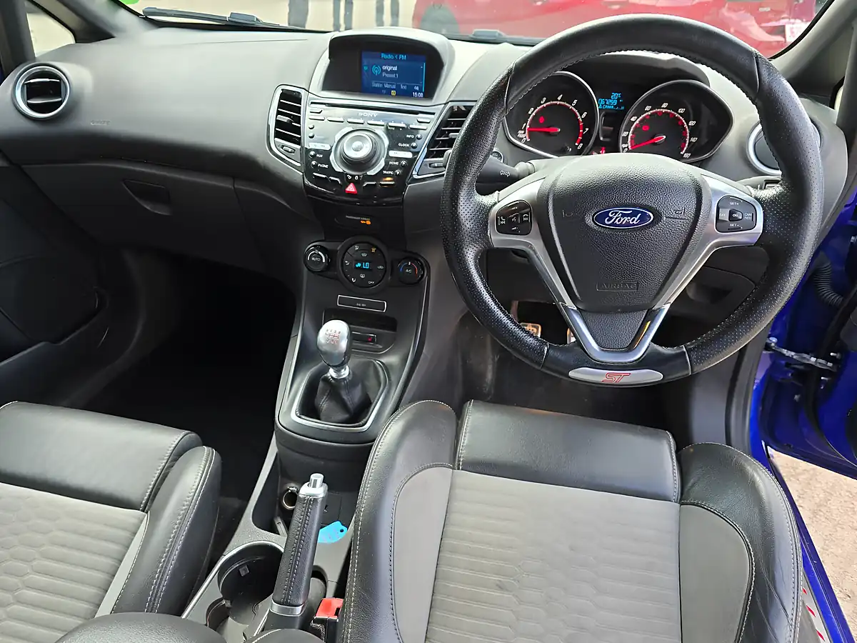 Used 2017 Ford Fiesta ST-3 Blue - Interior and Exterior details 7