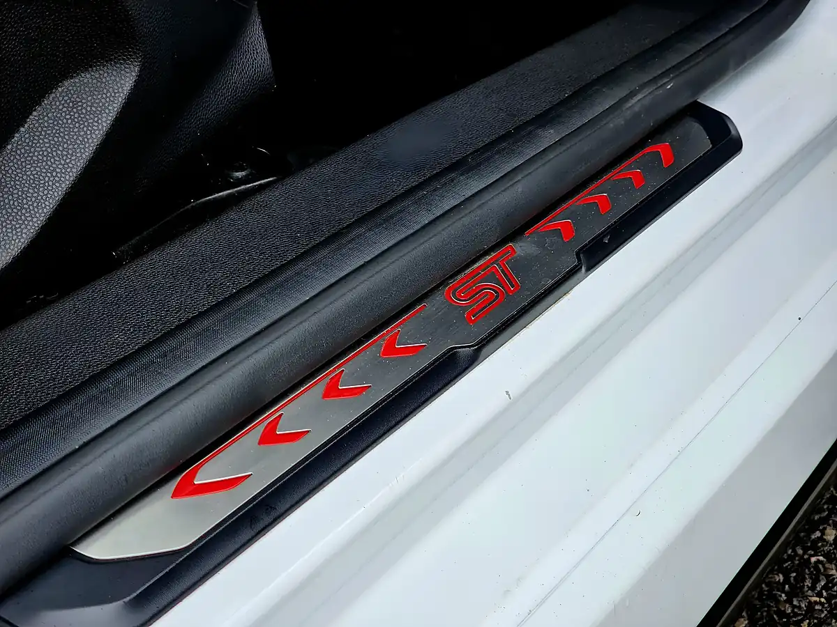 Used 2017 Ford Fiesta ST-3 Frozen White - Interior and Exterior details 11