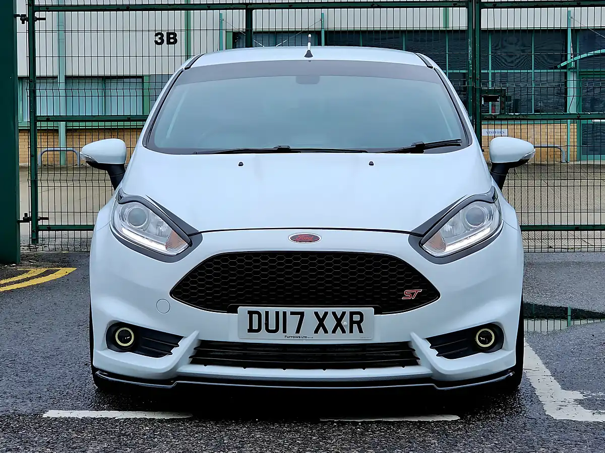 Used 2017 Ford Fiesta ST-3 Frozen White - Interior and Exterior details 3