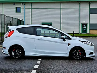 Used 2017 Ford Fiesta ST-3 Frozen White - Interior and Exterior details 5