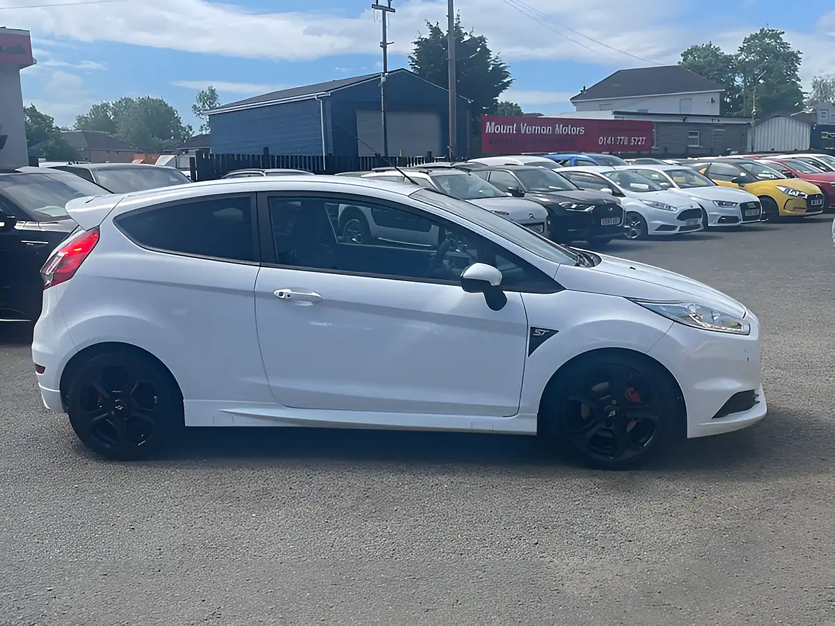 Used 2017 Ford Fiesta ST-3 White - Interior and Exterior details 9