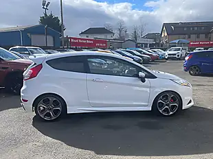 Used 2017 Ford Fiesta ST-3 White - Interior and Exterior details 8