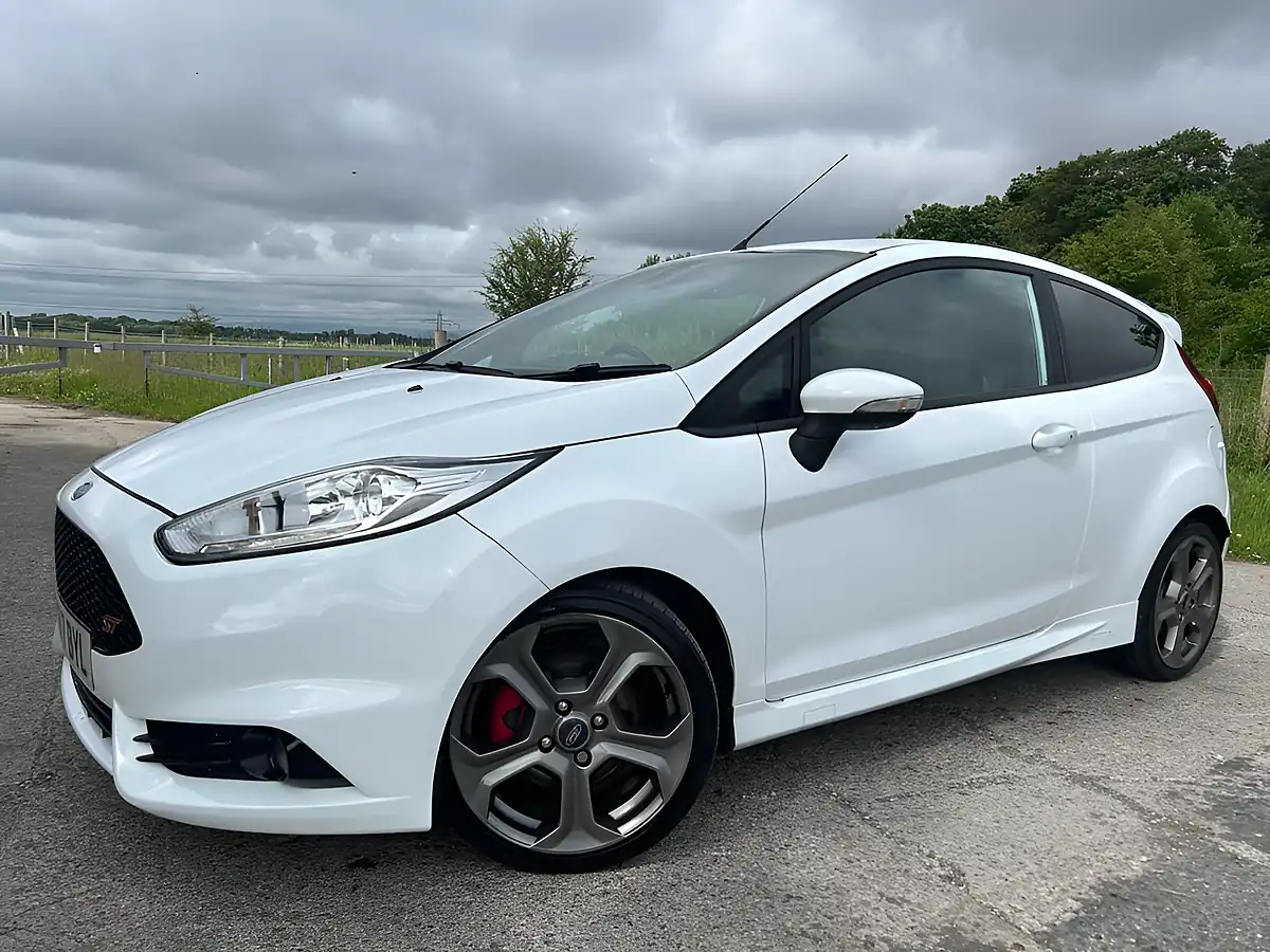 Used 2017 Ford Fiesta ST-3 White - Interior and Exterior details 4