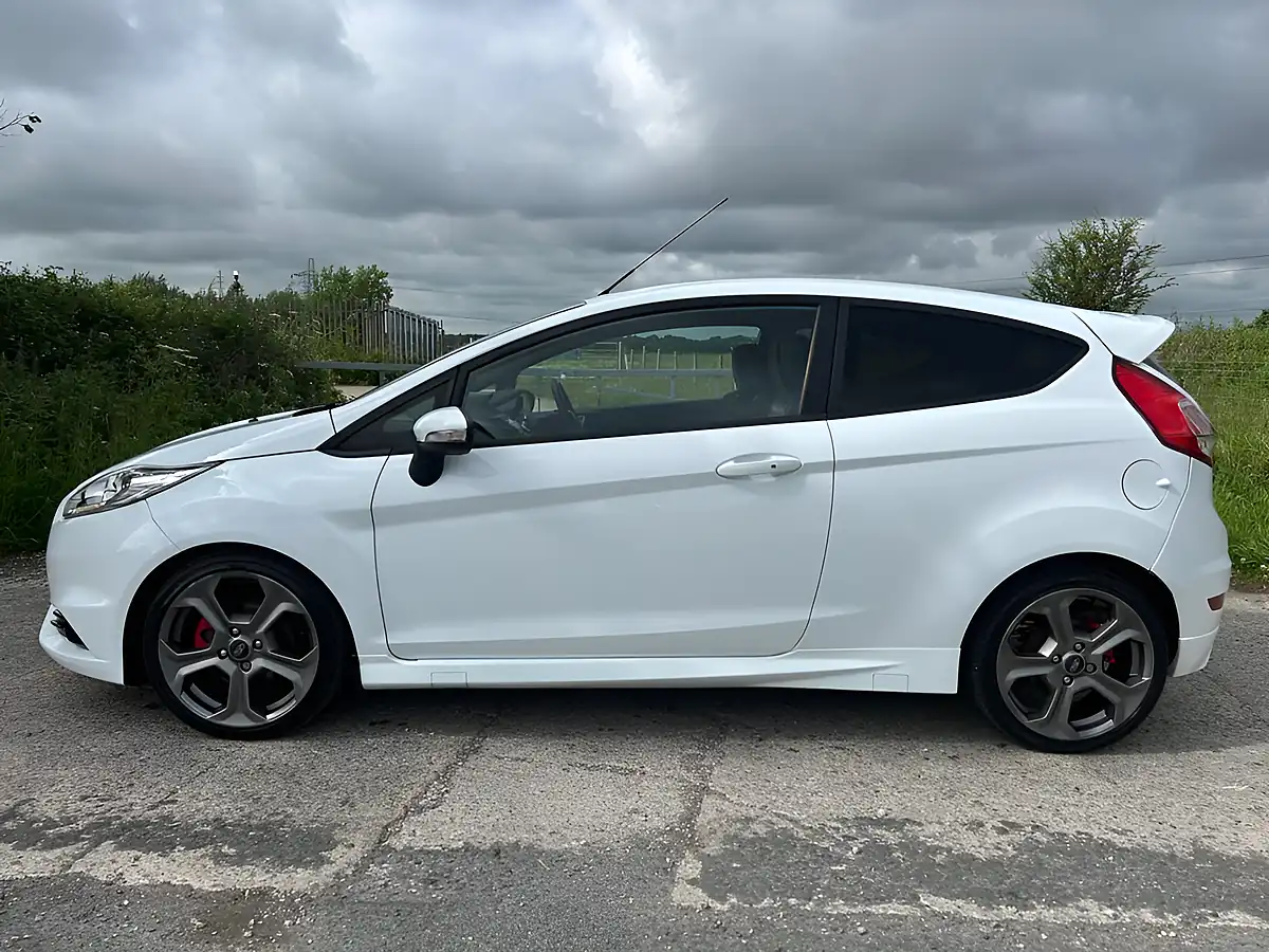 Used 2017 Ford Fiesta ST-3 White - Interior and Exterior details 5