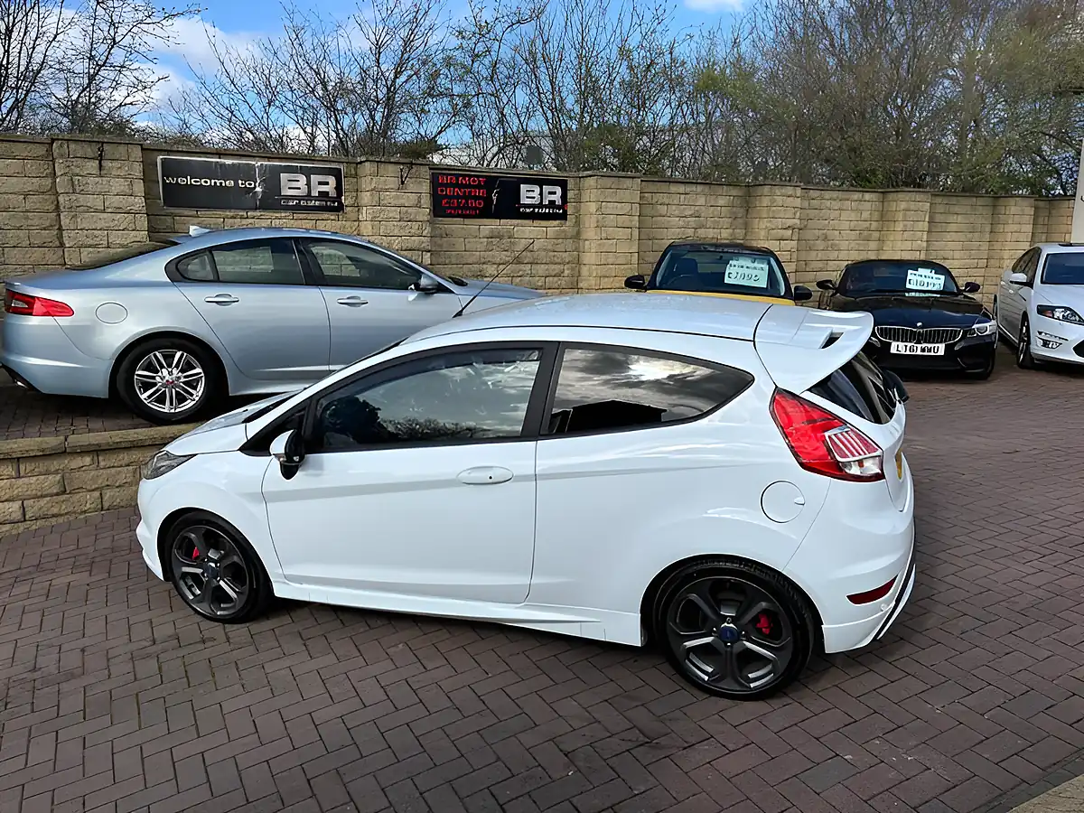 Used 2017 Ford Fiesta ST-3 White - Interior and Exterior details 7