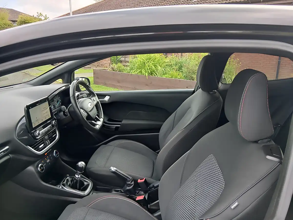 Used 2017 Ford Fiesta ST-Line Black - Interior and Exterior details 14