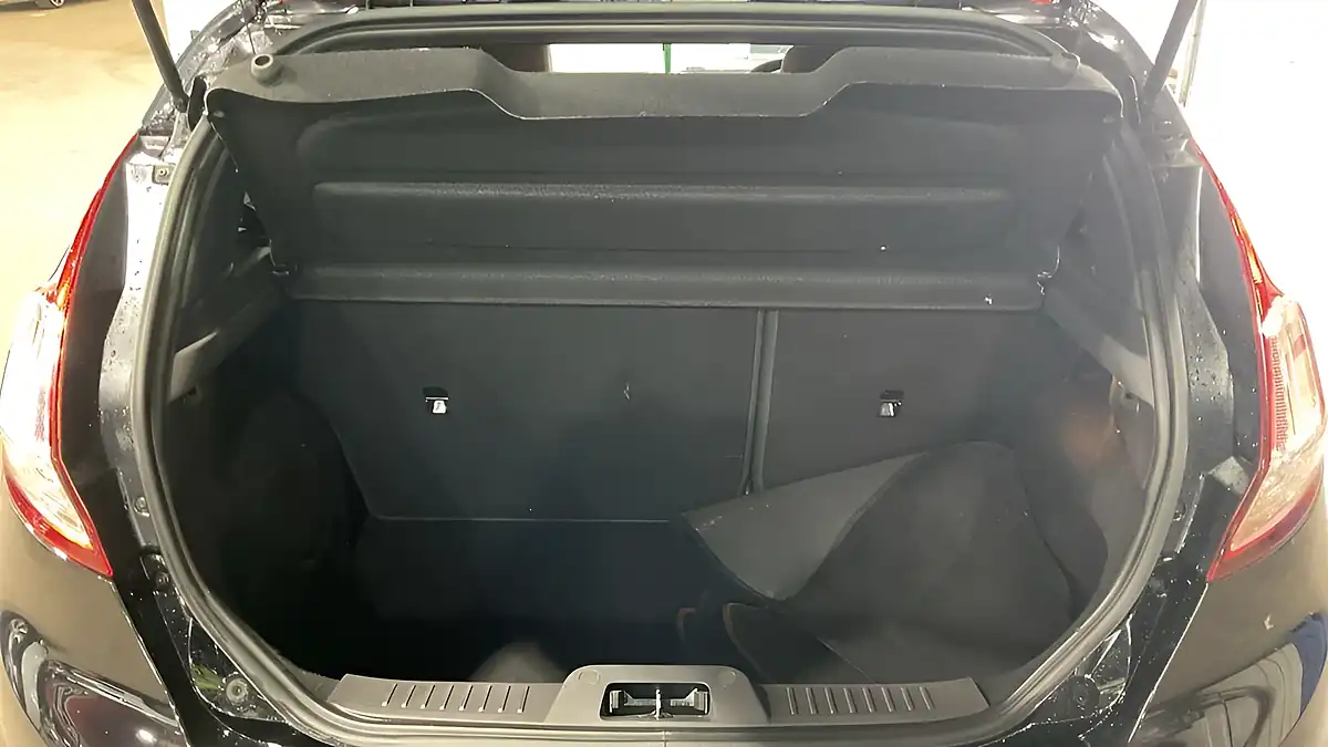 Used 2017 Ford Fiesta ST-Line Black - Interior and Exterior details 10
