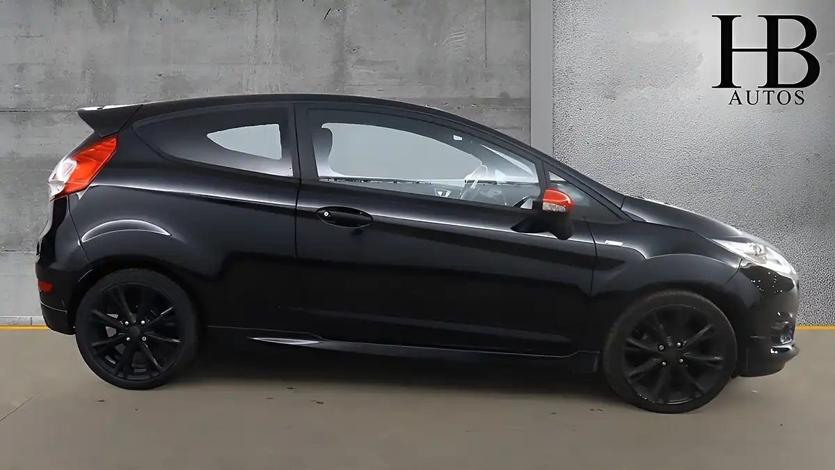 Used 2017 Ford Fiesta ST-Line Black - Interior and Exterior details 6