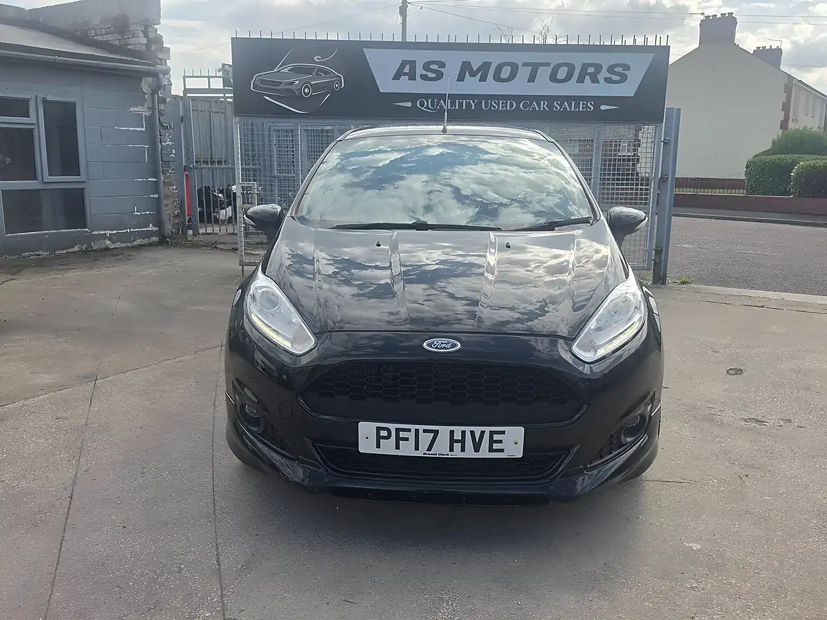 Used 2017 Ford Fiesta ST-Line Black - Interior and Exterior details 2