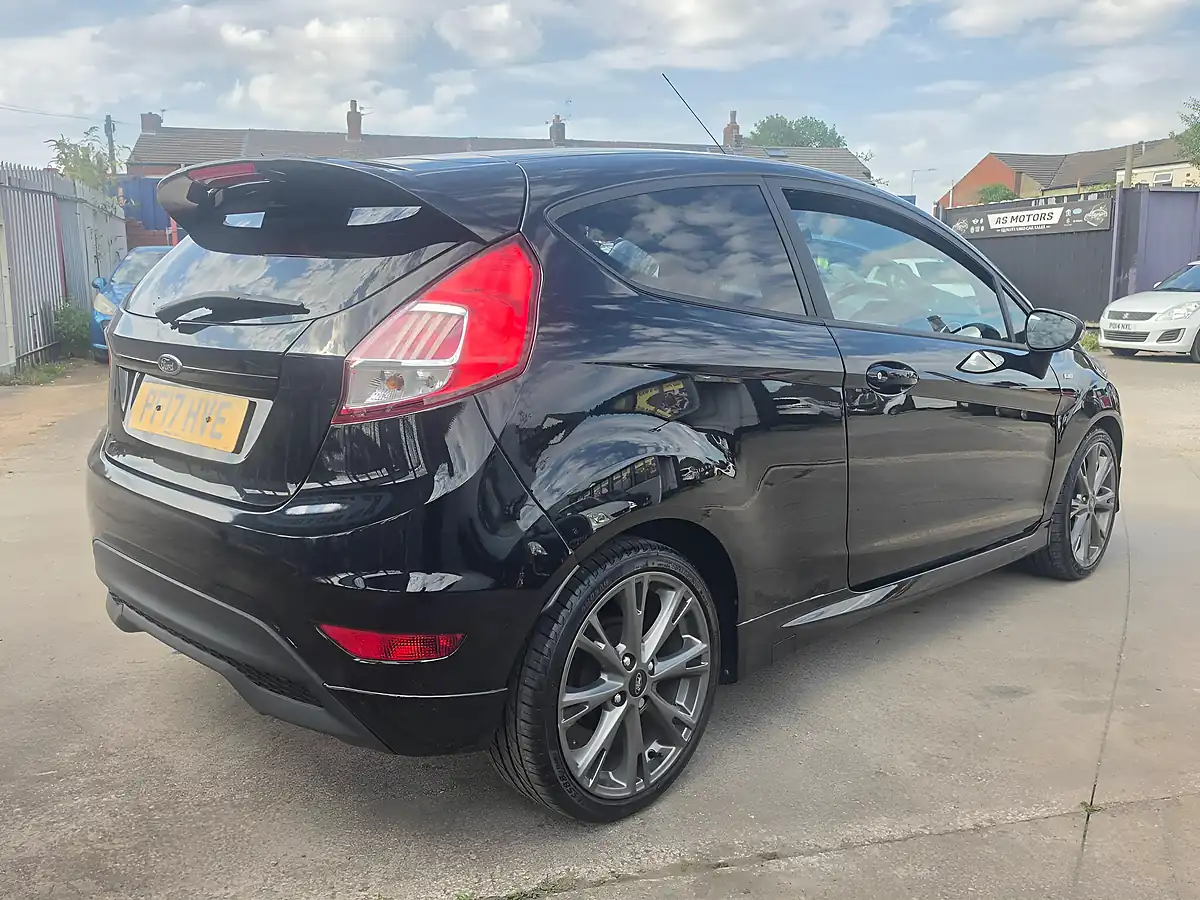 Used 2017 Ford Fiesta ST-Line Black - Interior and Exterior details 6