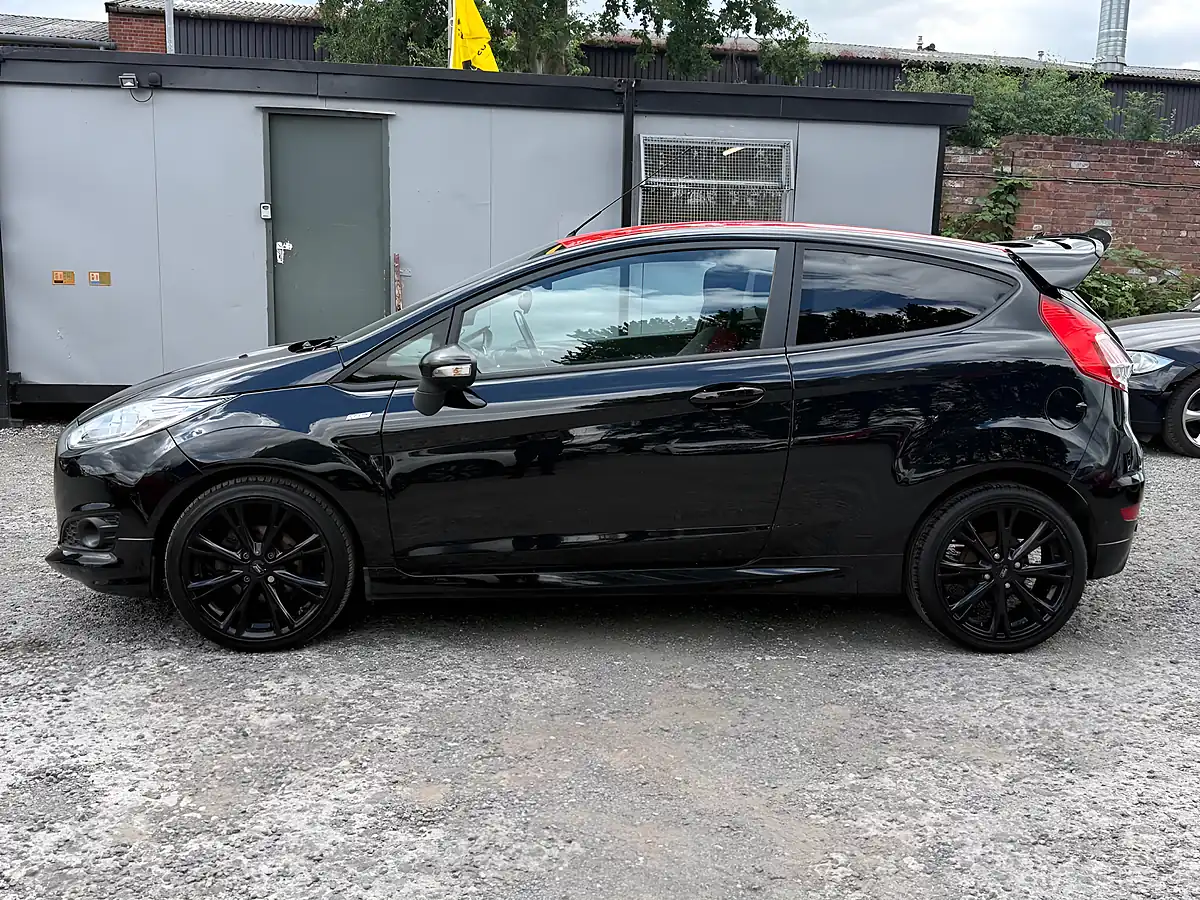 Used 2017 Ford Fiesta ST-Line Black - Interior and Exterior details 4