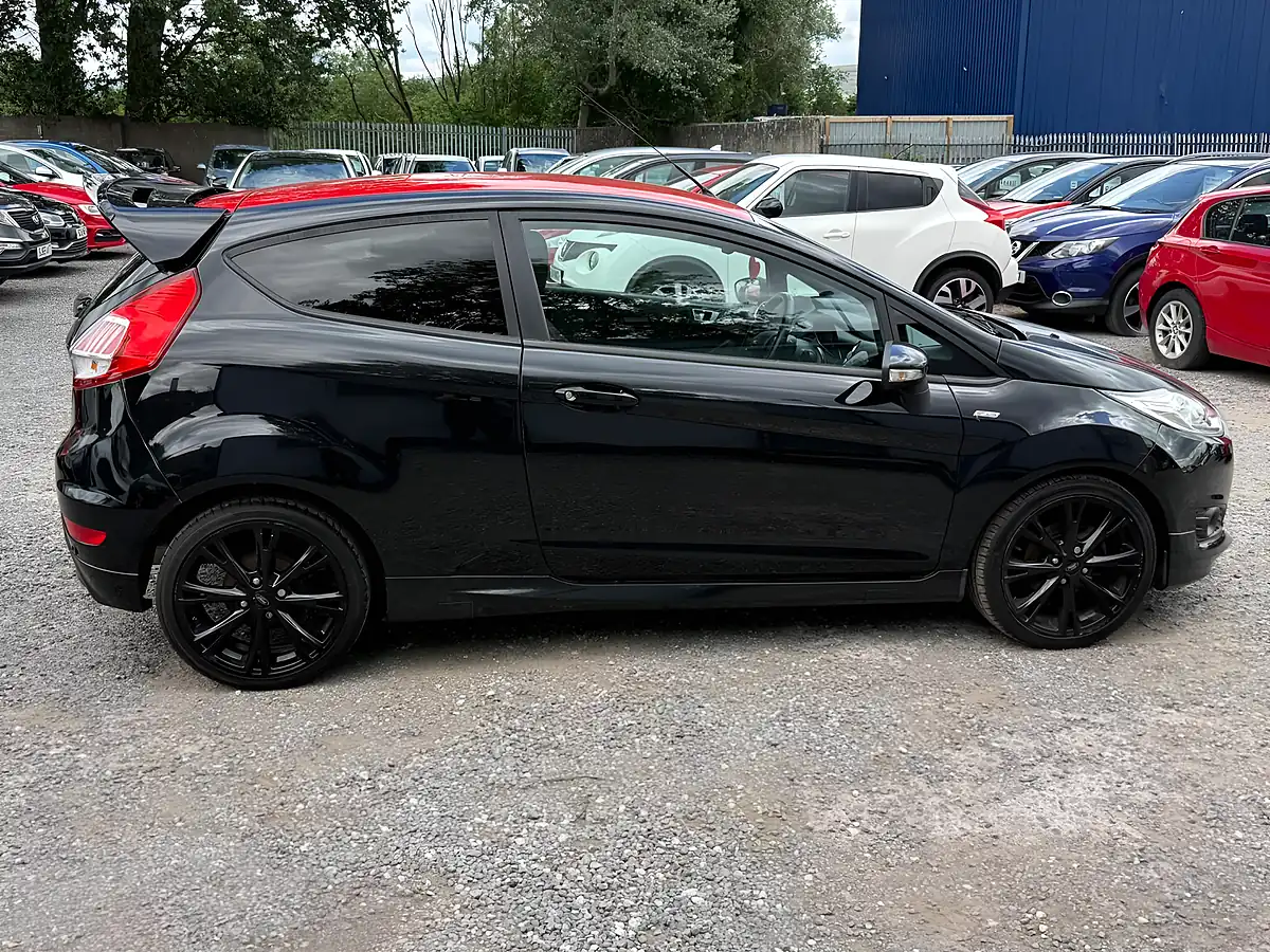 Used 2017 Ford Fiesta ST-Line Black - Interior and Exterior details 9