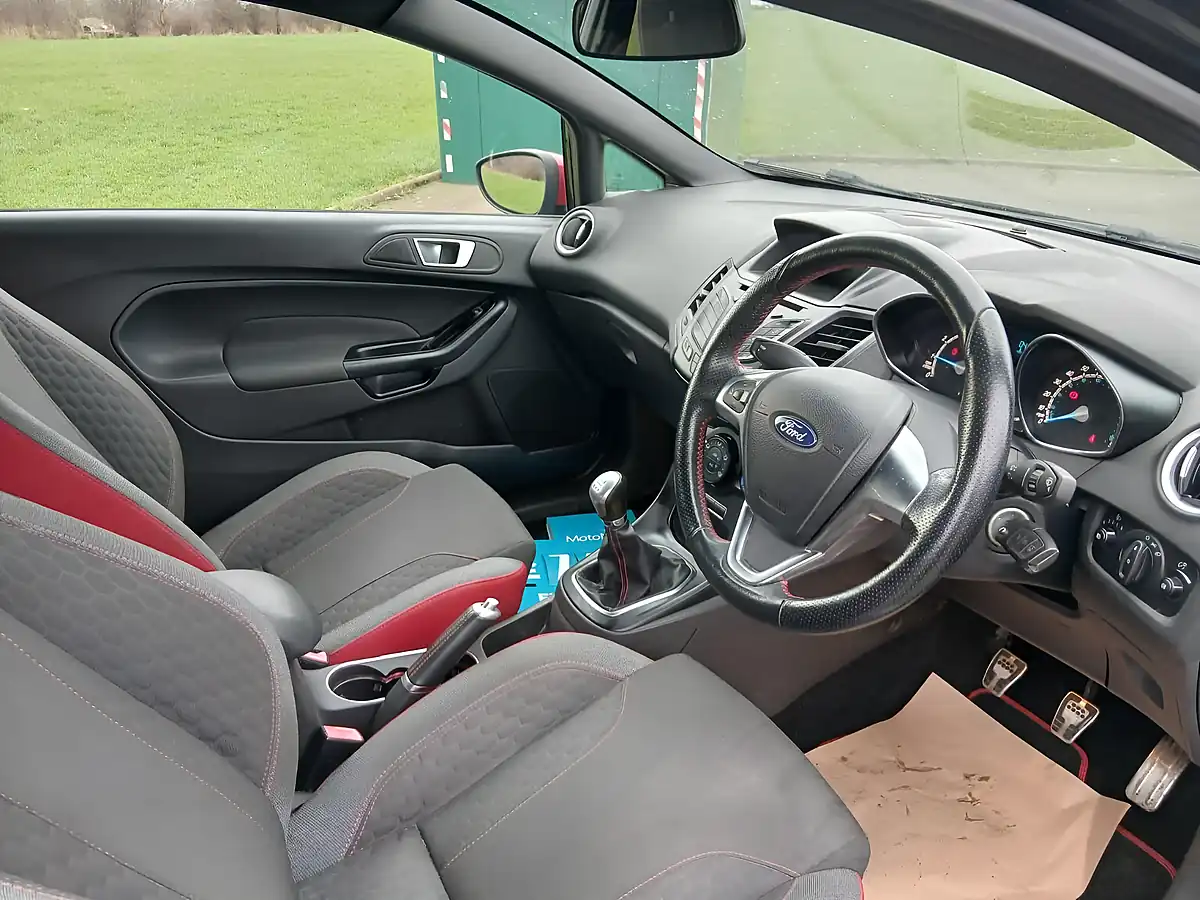 Used 2017 Ford Fiesta ST-Line Black - Interior and Exterior details 15